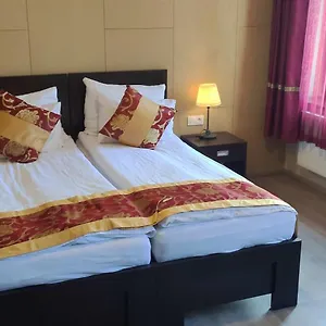 Sun-house Pension&restaurant -parkingfree- Отель