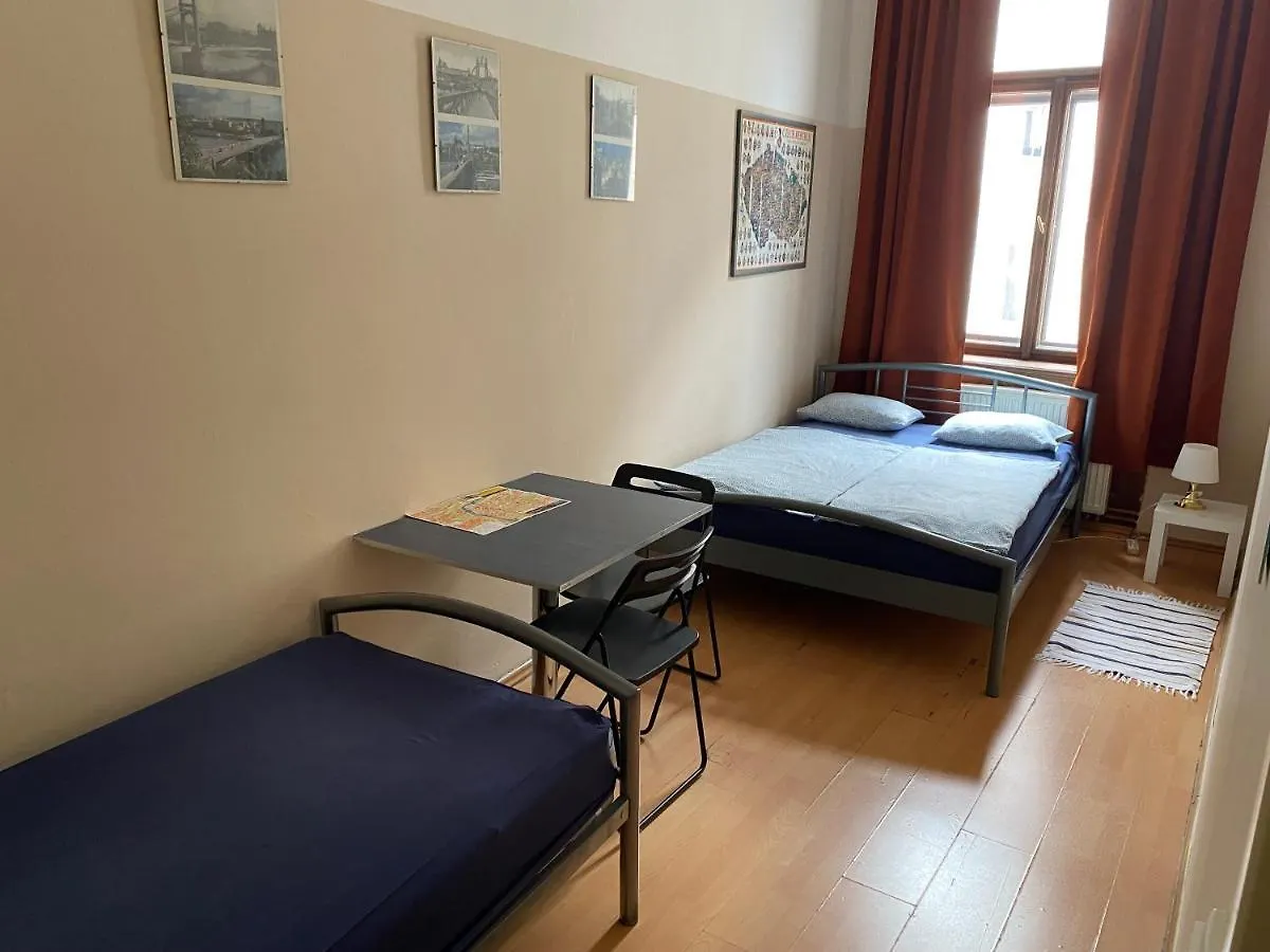 פראג Hostel Emma